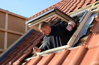 Pose de fenêtres de toit Velux à Ville-Langy